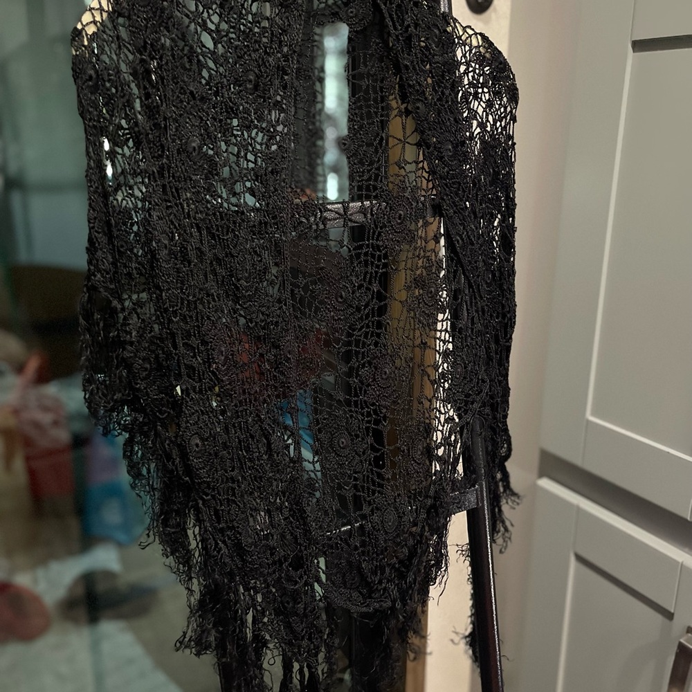 Elegant Black Lace Shoulder Cover